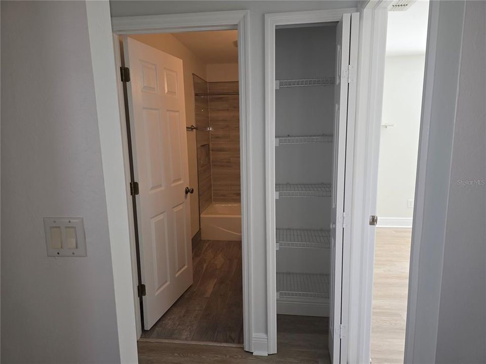 En Venta: $359,900 (3 camas, 2 baños, 1993 Pies cuadrados)