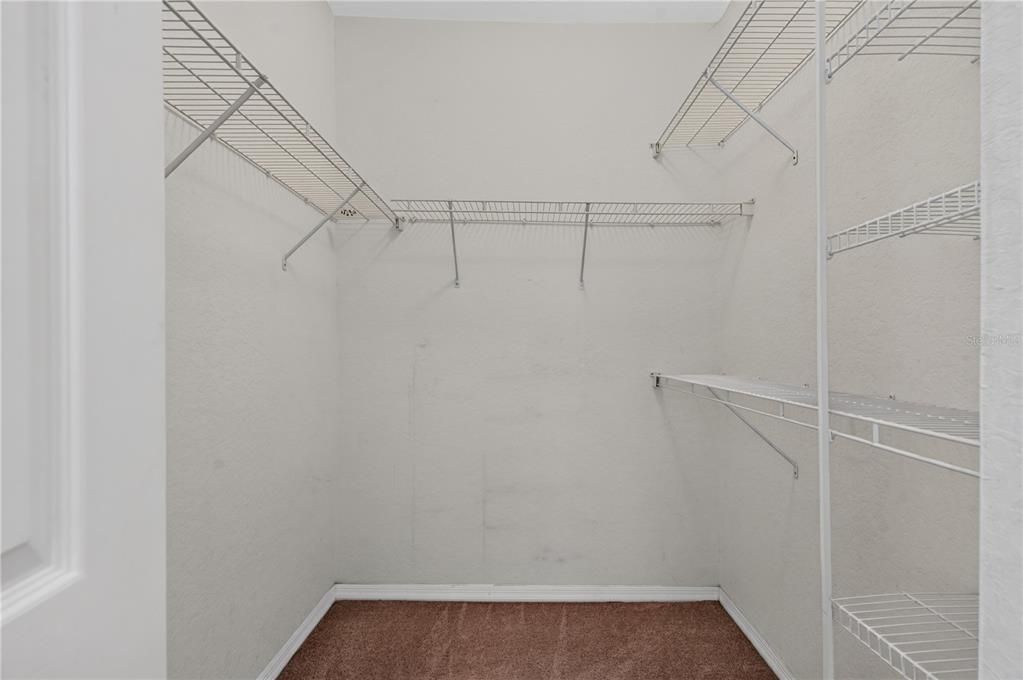 На продажу: $176,900 (2 спален, 2 ванн, 1138 Квадратных фут)