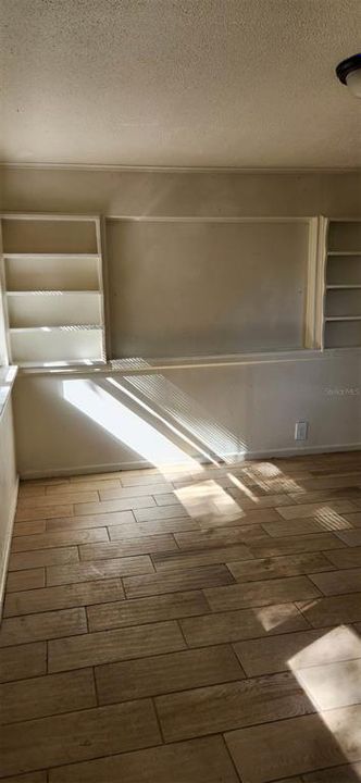 For Rent: $1,995 (3 beds, 1 baths, 975 Square Feet)