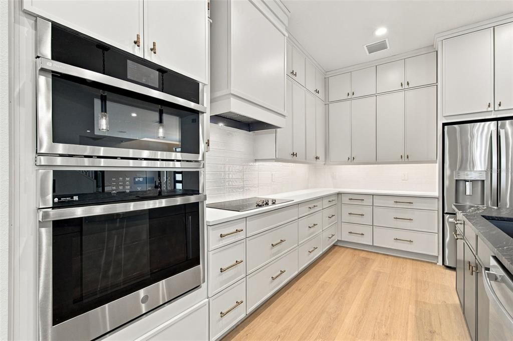 For Sale: $1,485,000 (4 beds, 4 baths, 3972 Square Feet)