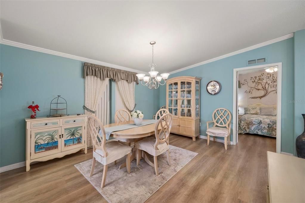 For Sale: $155,000 (2 beds, 2 baths, 1269 Square Feet)
