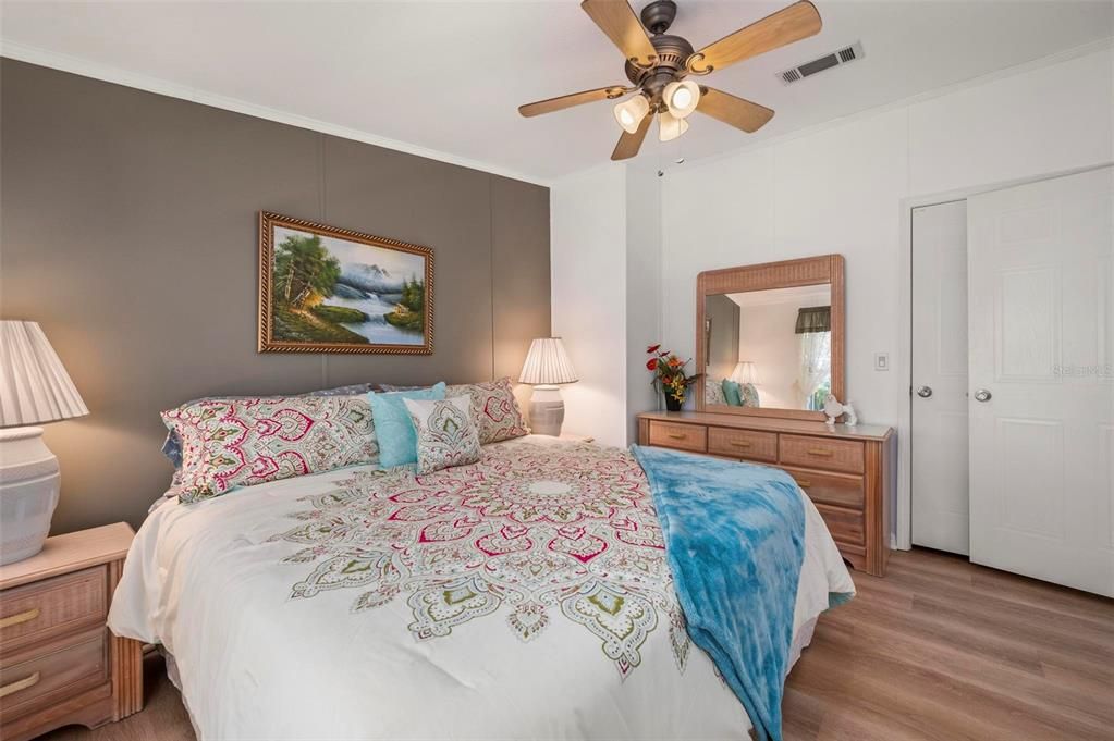 For Sale: $155,000 (2 beds, 2 baths, 1269 Square Feet)