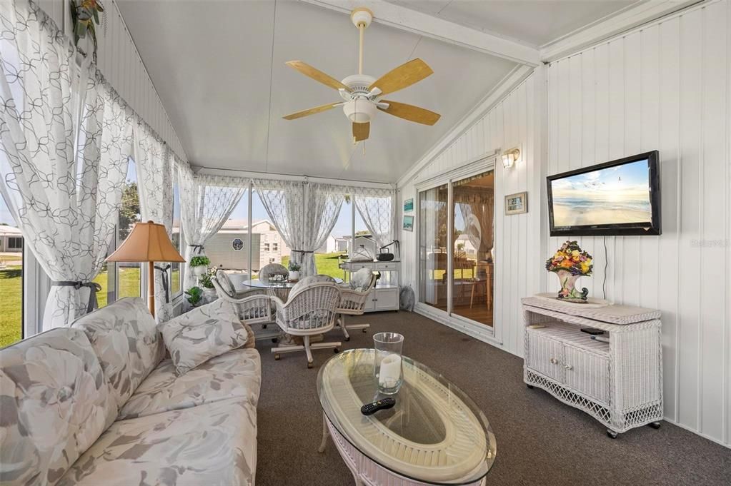 For Sale: $155,000 (2 beds, 2 baths, 1269 Square Feet)