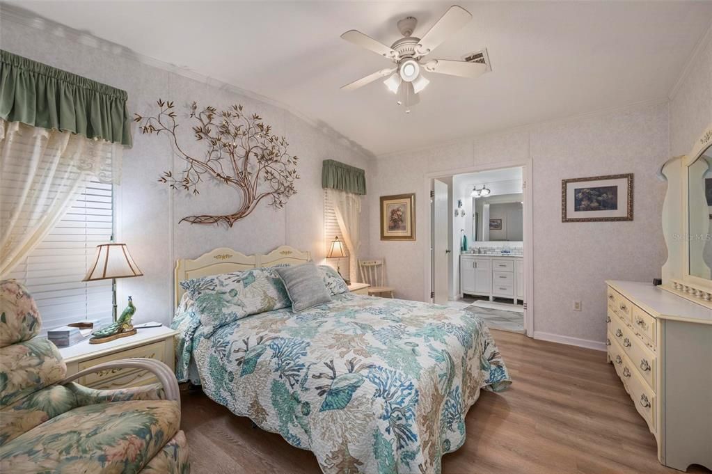 For Sale: $155,000 (2 beds, 2 baths, 1269 Square Feet)