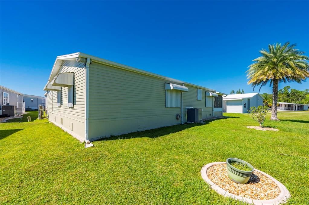 For Sale: $155,000 (2 beds, 2 baths, 1269 Square Feet)