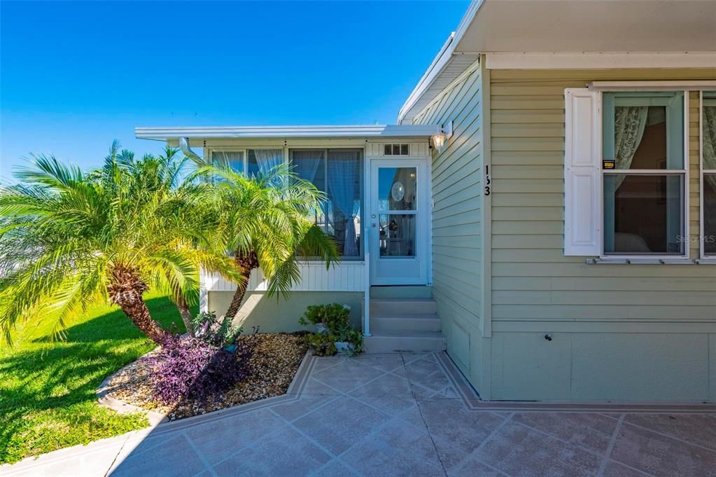 For Sale: $155,000 (2 beds, 2 baths, 1269 Square Feet)