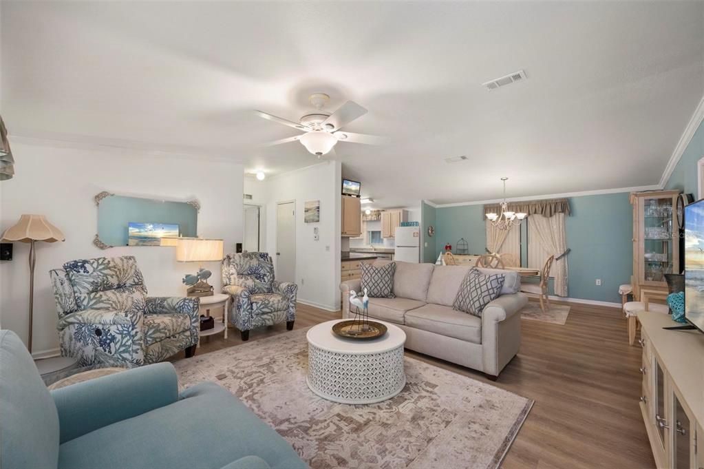 For Sale: $155,000 (2 beds, 2 baths, 1269 Square Feet)