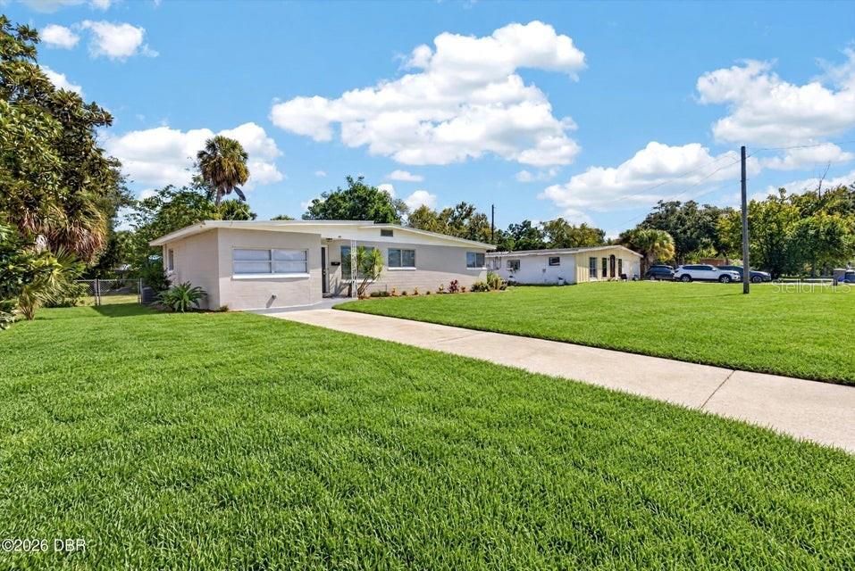 For Sale: $245,000 (3 beds, 2 baths, 1178 Square Feet)