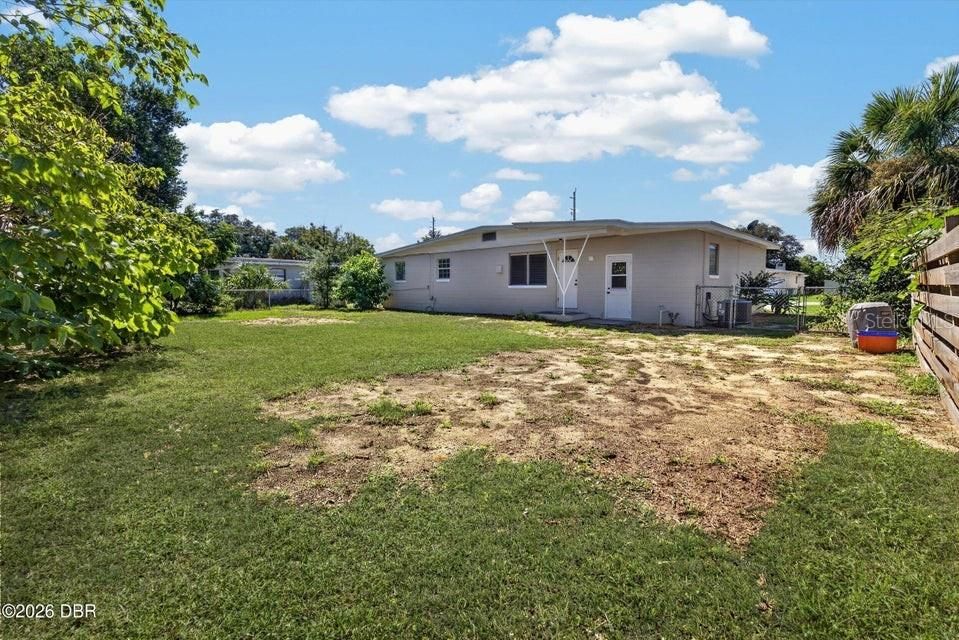 For Sale: $245,000 (3 beds, 2 baths, 1178 Square Feet)