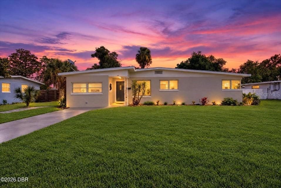 For Sale: $245,000 (3 beds, 2 baths, 1178 Square Feet)
