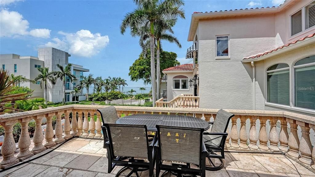For Sale: $2,995,000 (3 beds, 3 baths, 3599 Square Feet)