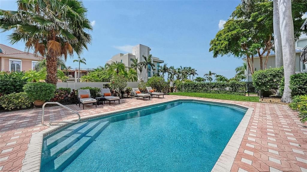 For Sale: $2,995,000 (3 beds, 3 baths, 3599 Square Feet)