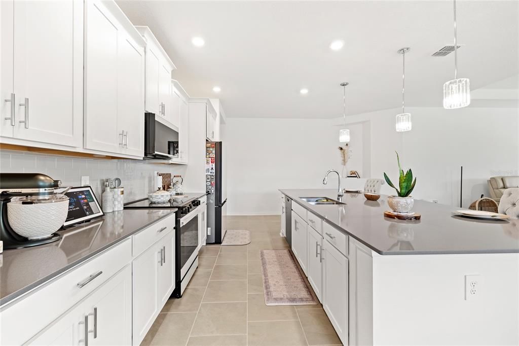 For Sale: $549,000 (4 beds, 3 baths, 2909 Square Feet)