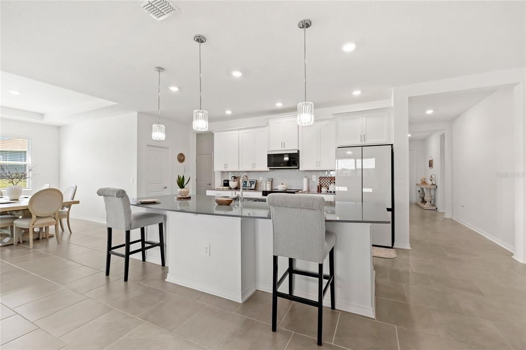 For Sale: $549,000 (4 beds, 3 baths, 2909 Square Feet)