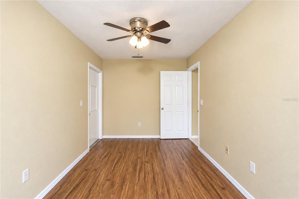 For Sale: $199,900 (2 beds, 2 baths, 1158 Square Feet)