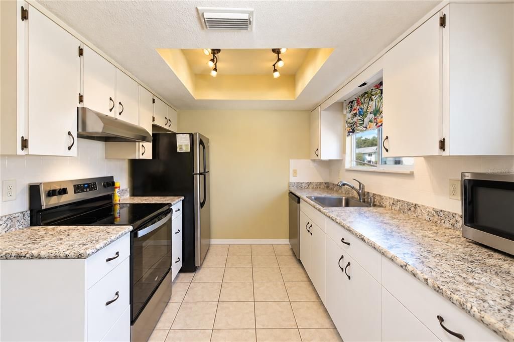 For Sale: $199,900 (2 beds, 2 baths, 1158 Square Feet)