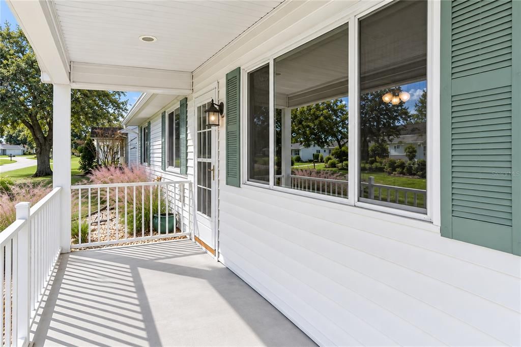 For Sale: $199,900 (2 beds, 2 baths, 1158 Square Feet)
