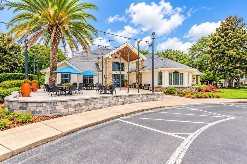 For Sale: $199,900 (2 beds, 2 baths, 1158 Square Feet)
