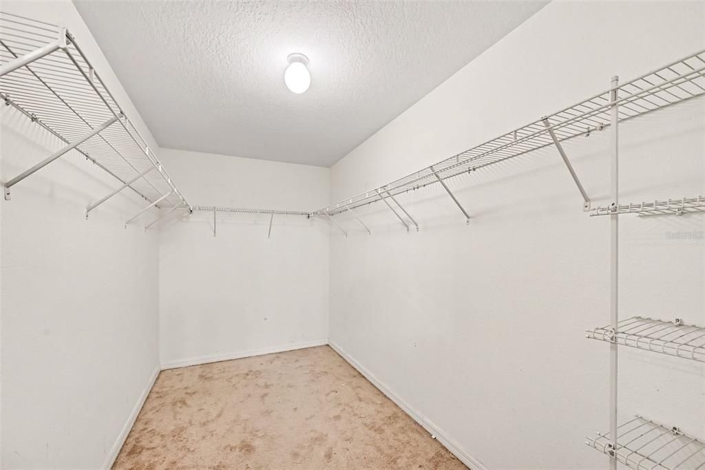 На продажу: $299,900 (4 спален, 2 ванн, 1810 Квадратных фут)