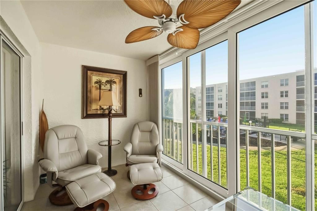 For Sale: $220,000 (2 beds, 2 baths, 1152 Square Feet)