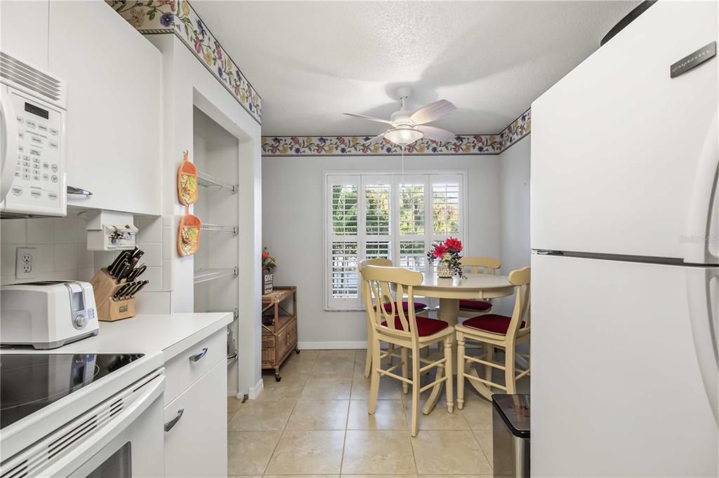 For Sale: $220,000 (2 beds, 2 baths, 1152 Square Feet)