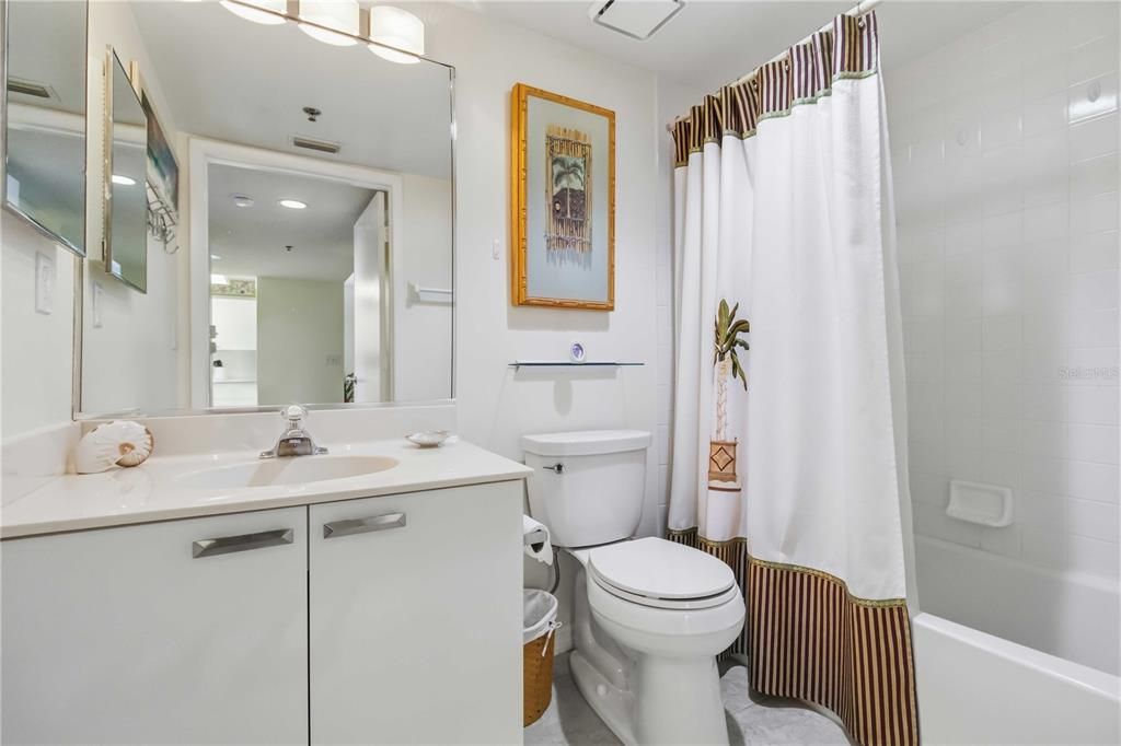 For Sale: $220,000 (2 beds, 2 baths, 1152 Square Feet)
