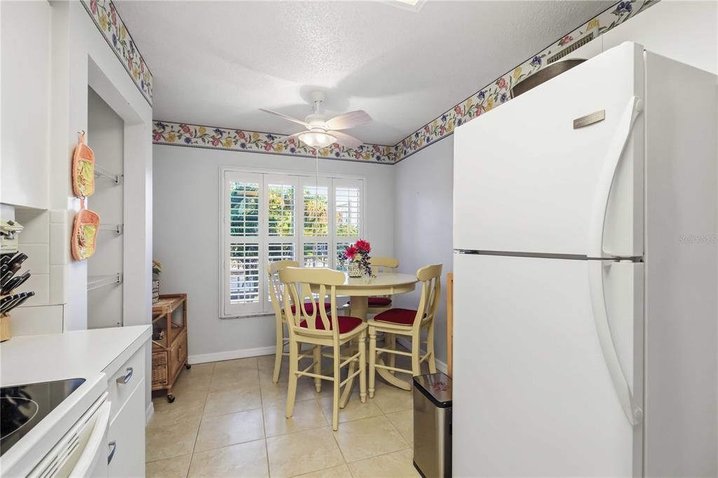For Sale: $220,000 (2 beds, 2 baths, 1152 Square Feet)
