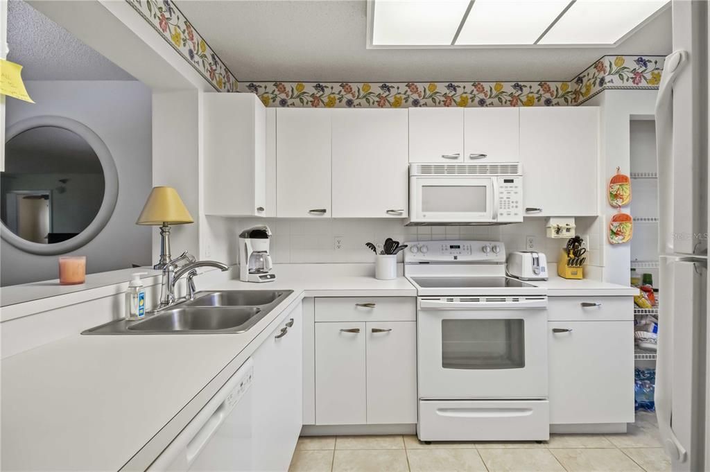 For Sale: $220,000 (2 beds, 2 baths, 1152 Square Feet)