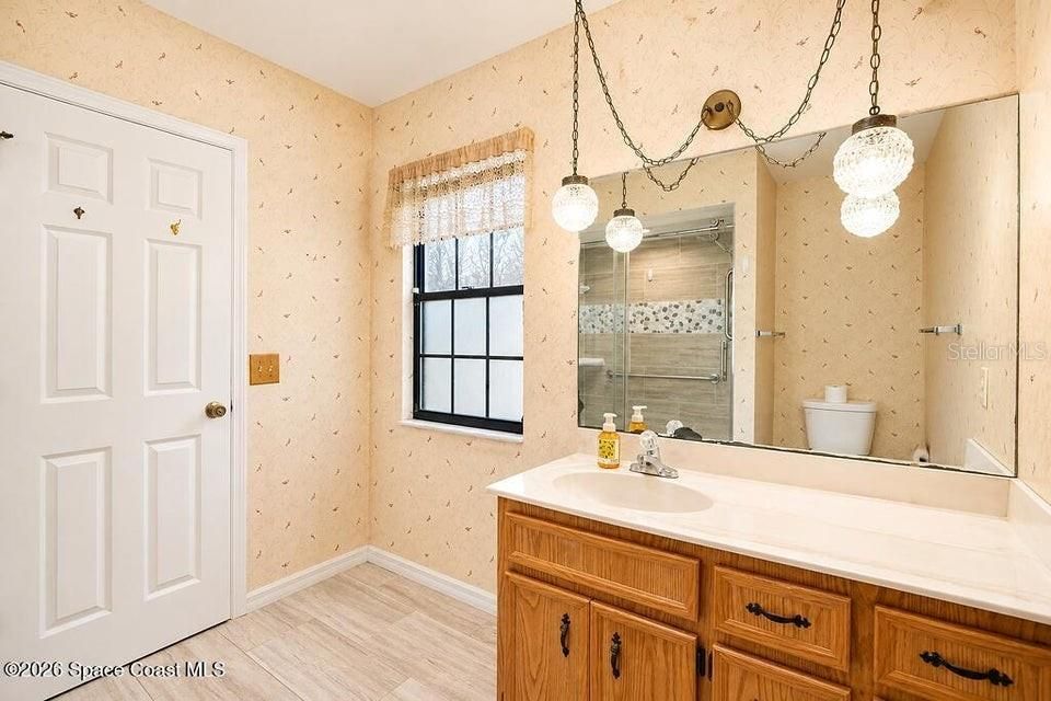 Под контрактом: $430,000 (4 спален, 3 ванн, 2113 Квадратных фут)