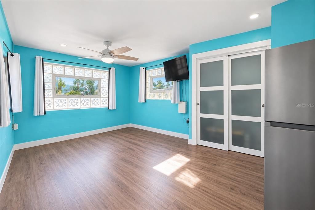 En Venta: $549,000 (0 camas, 0 baños, 1264 Pies cuadrados)