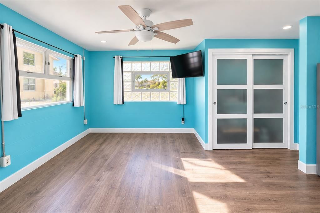 En Venta: $549,000 (0 camas, 0 baños, 1264 Pies cuadrados)