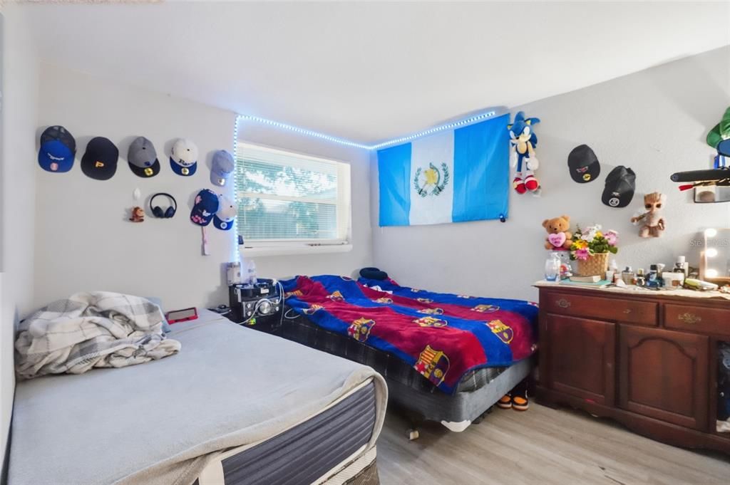 For Sale: $490,000 (6 beds, 0 baths, 1992 Square Feet)