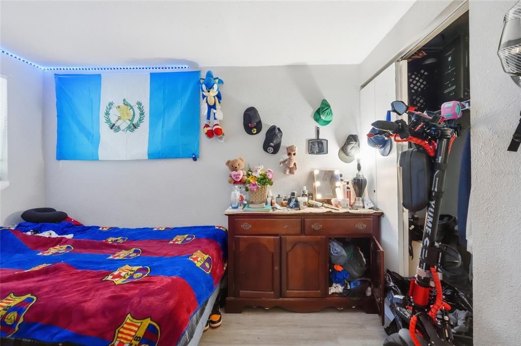 For Sale: $490,000 (6 beds, 0 baths, 1992 Square Feet)