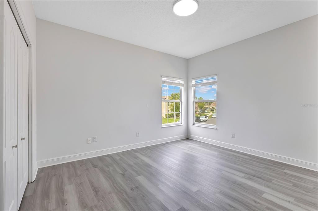 En Venta: $529,900 (4 camas, 3 baños, 2720 Pies cuadrados)