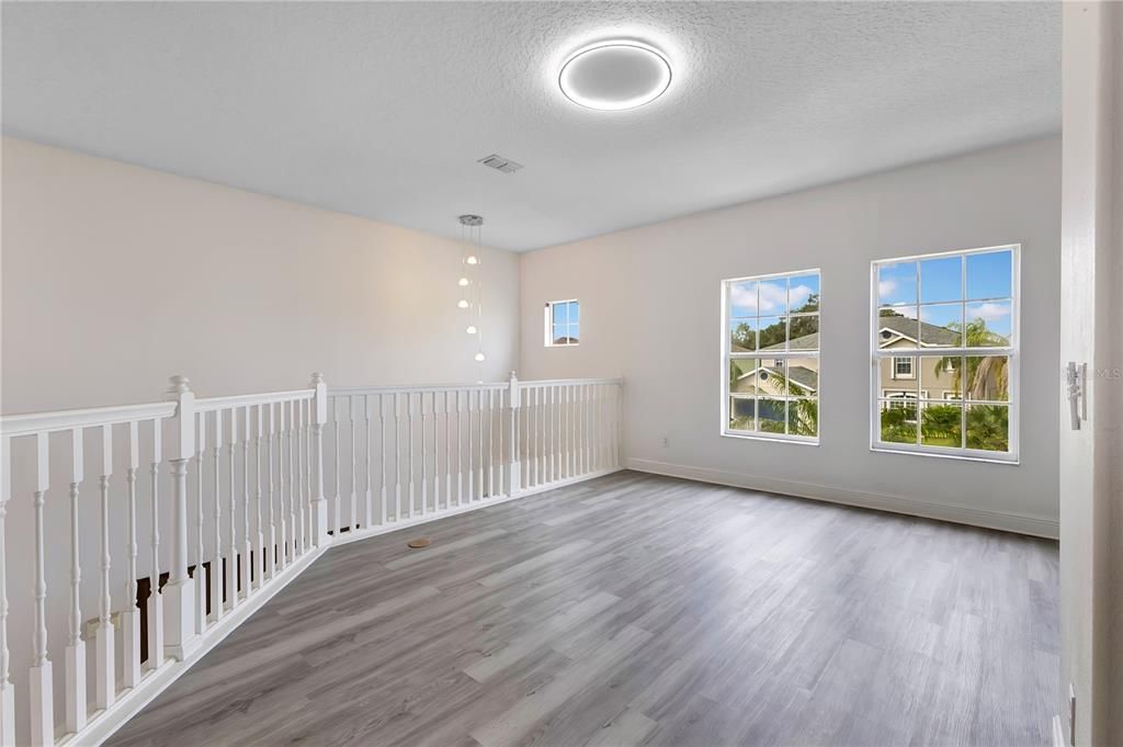 En Venta: $529,900 (4 camas, 3 baños, 2720 Pies cuadrados)