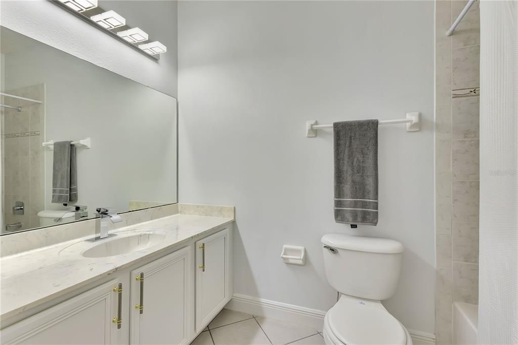 En Venta: $529,900 (4 camas, 3 baños, 2720 Pies cuadrados)