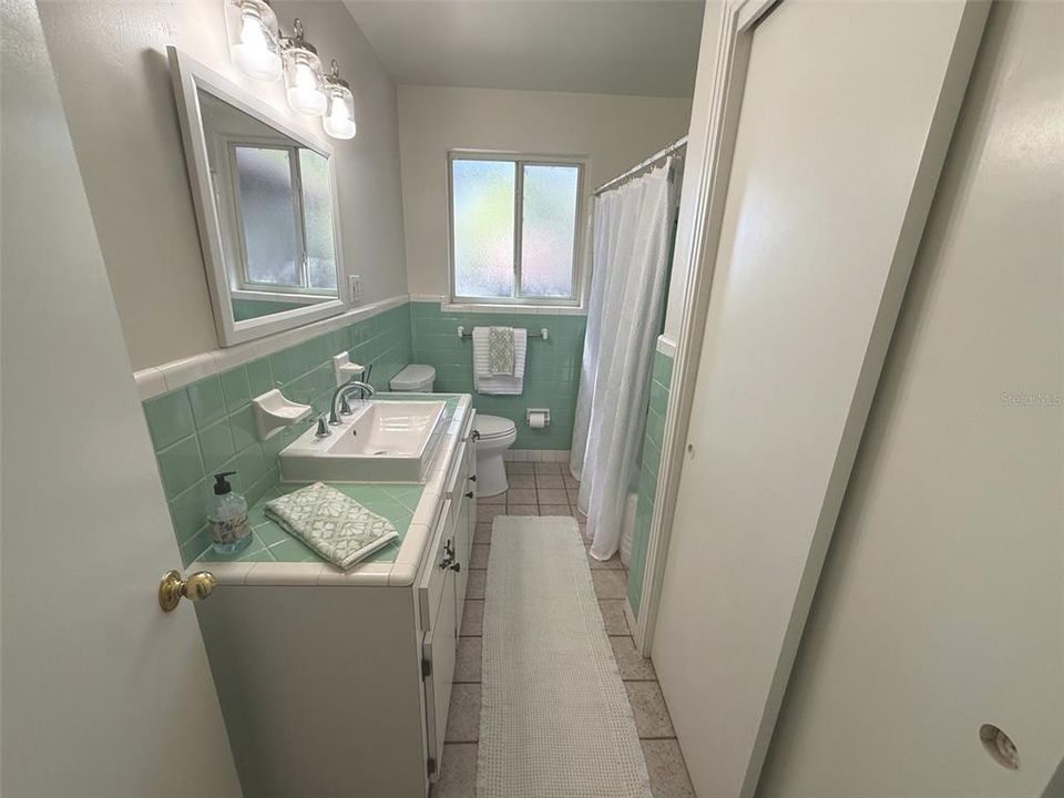 En Venta: $524,900 (4 camas, 4 baños, 2304 Pies cuadrados)