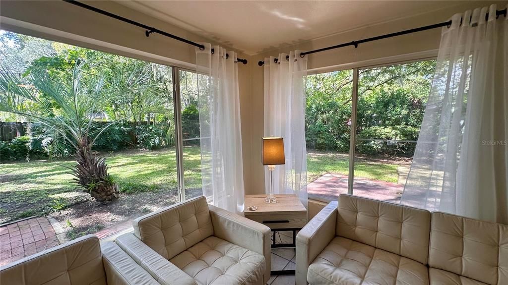 En Venta: $524,900 (4 camas, 4 baños, 2304 Pies cuadrados)