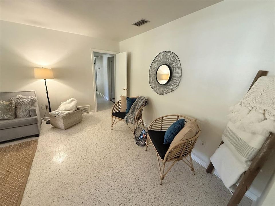 En Venta: $524,900 (4 camas, 4 baños, 2304 Pies cuadrados)