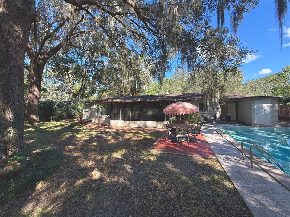 En Venta: $524,900 (4 camas, 4 baños, 2304 Pies cuadrados)