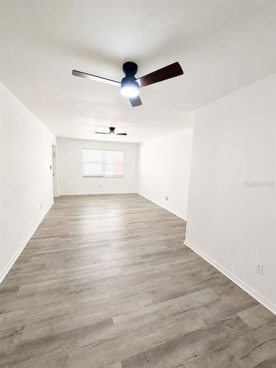 For Rent: $1,450 (2 beds, 1 baths, 841 Square Feet)