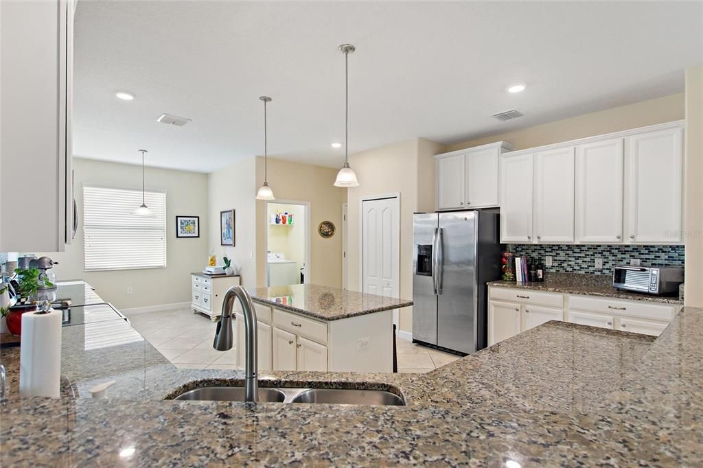 На продажу: $399,000 (4 спален, 3 ванн, 2287 Квадратных фут)