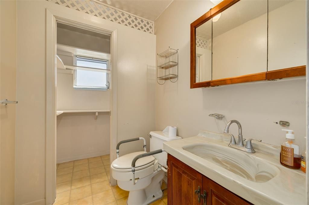 En Venta: $145,000 (2 camas, 1 baños, 1295 Pies cuadrados)