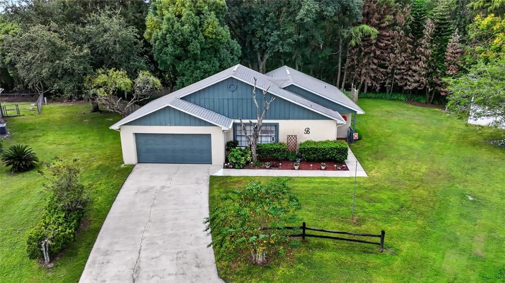 For Sale: $317,000 (3 beds, 2 baths, 1237 Square Feet)