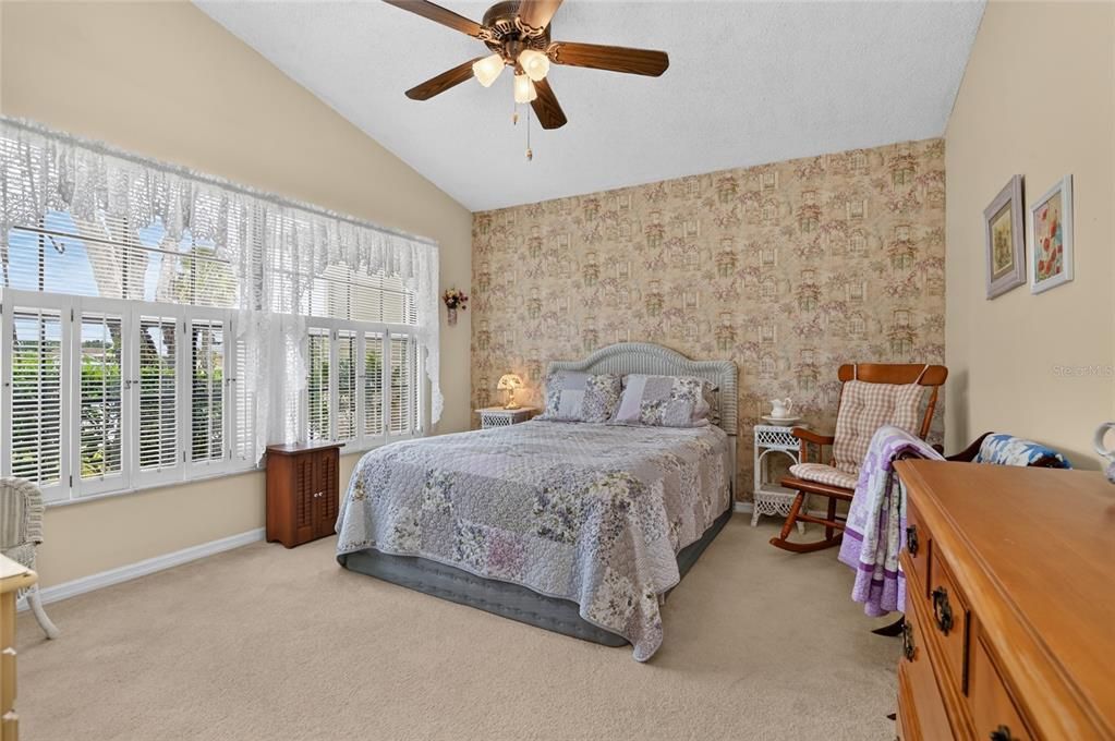 For Sale: $317,000 (3 beds, 2 baths, 1237 Square Feet)