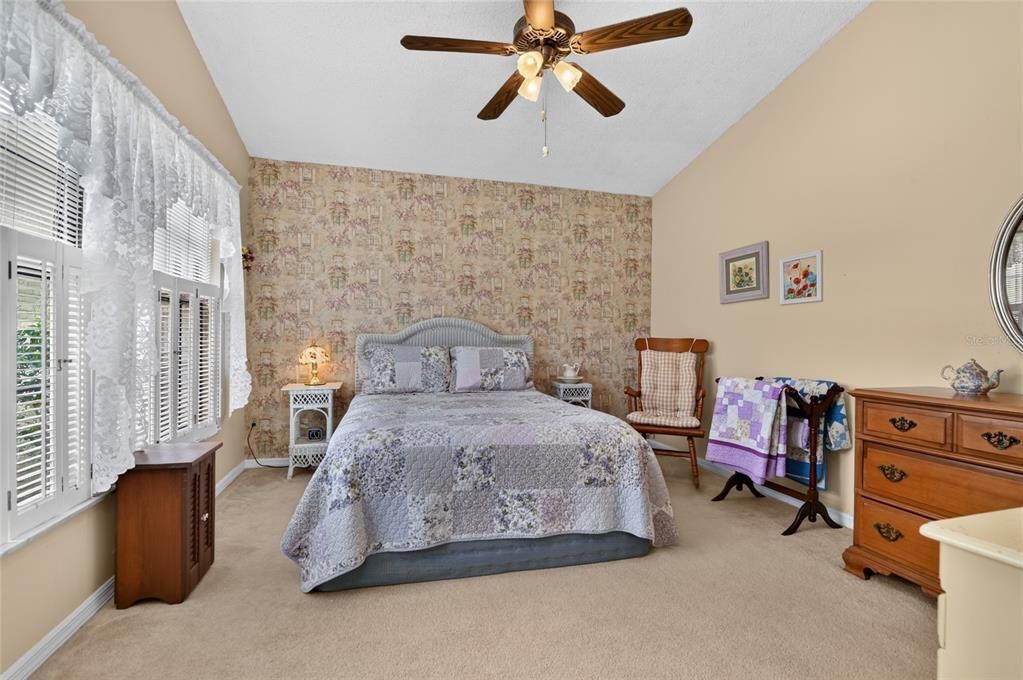 For Sale: $317,000 (3 beds, 2 baths, 1237 Square Feet)