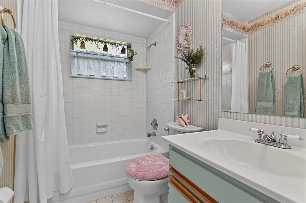 For Sale: $317,000 (3 beds, 2 baths, 1237 Square Feet)
