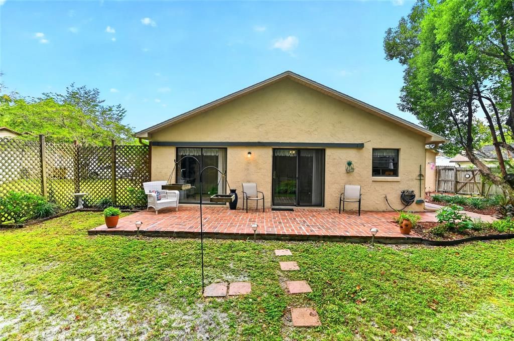 For Sale: $317,000 (3 beds, 2 baths, 1237 Square Feet)