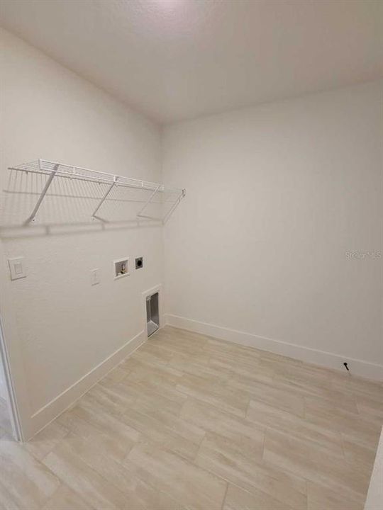 En Venta: $336,100 (4 camas, 3 baños, 2200 Pies cuadrados)