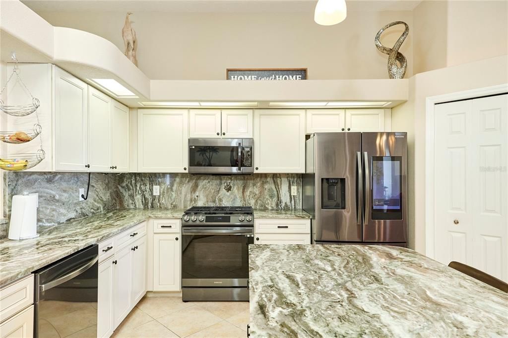 For Sale: $674,900 (4 beds, 3 baths, 2898 Square Feet)